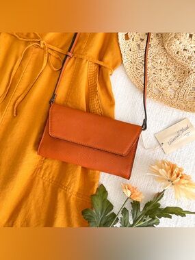 Universal Thread convertible crossbody.